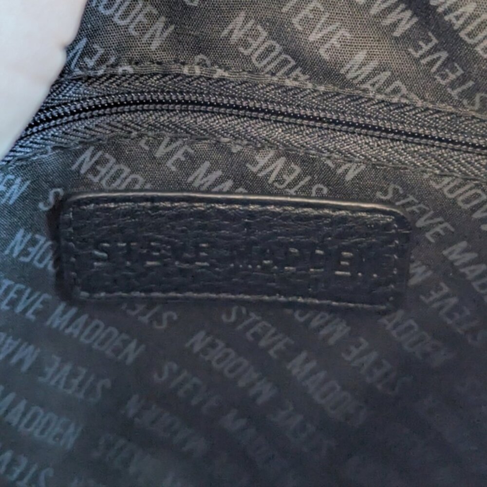 Steve Madden Black and Gold Logo Crossbody Bag with Structured Design - Picture 7 of 7